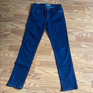 Navy Levi’s Jeans